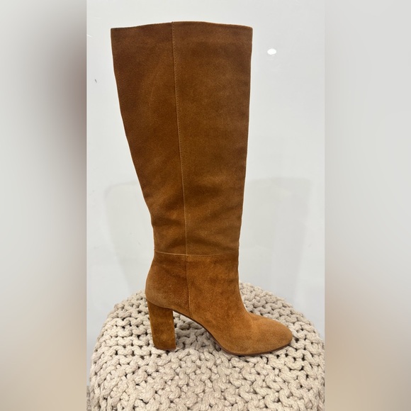 Elegant Chesnut Suede Knee-High Boots - Picture 3 of 5